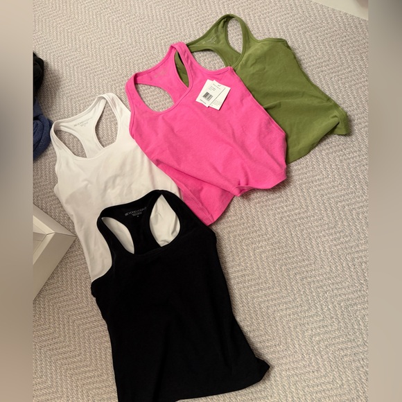 4 Women's beyond yoga Tank Set - Black, White, Pink, Green- medium EUC & NWT - Picture 6 of 6